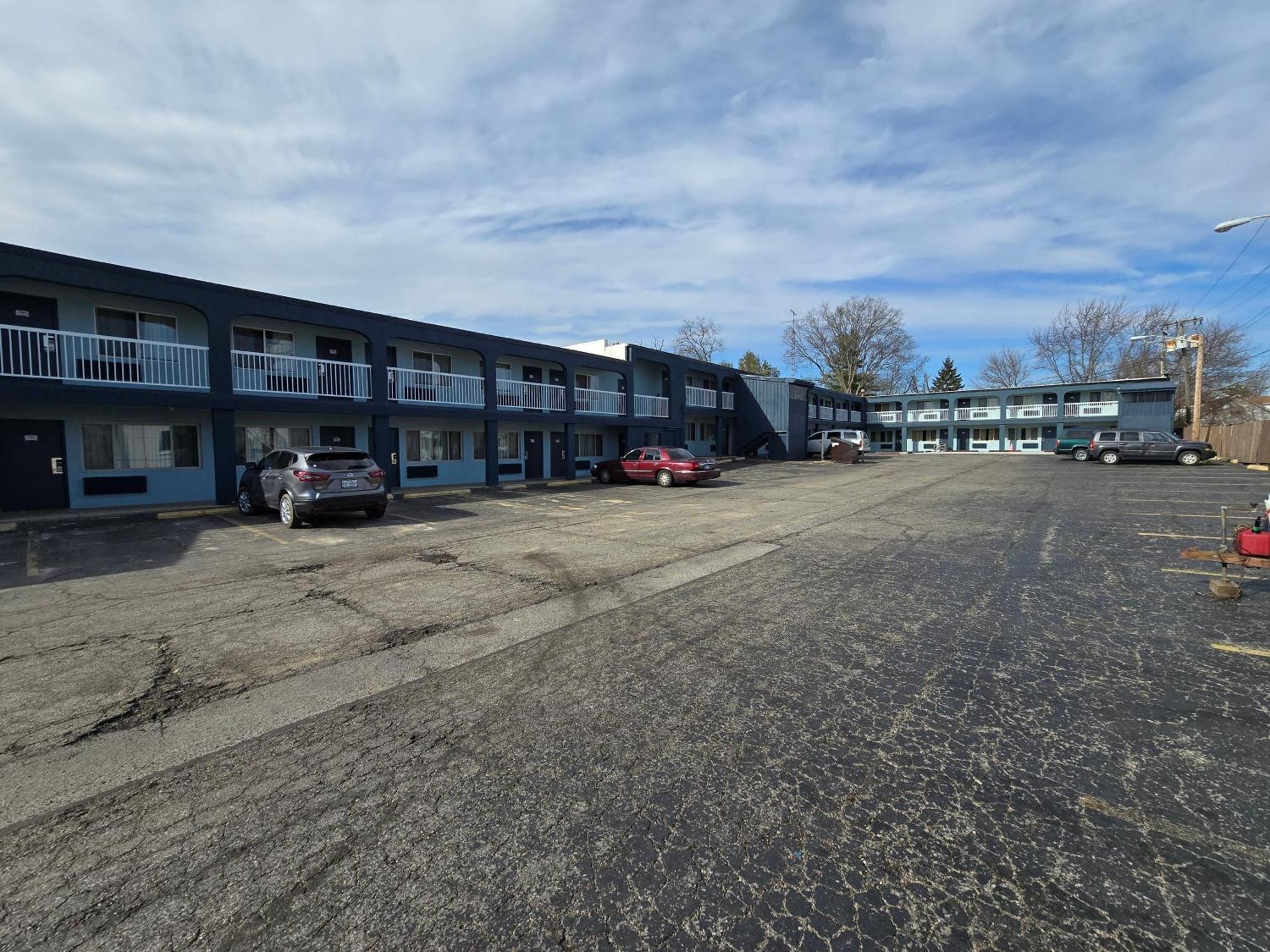 Richmond Inn&Suites Exterior foto